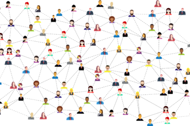 Réseau en toile Internet représentant une multitude de personnes
